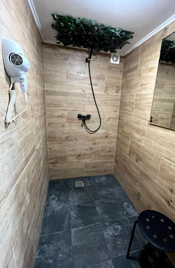 Flore's Garden Glamping Hotell Bran  Exteriör bild