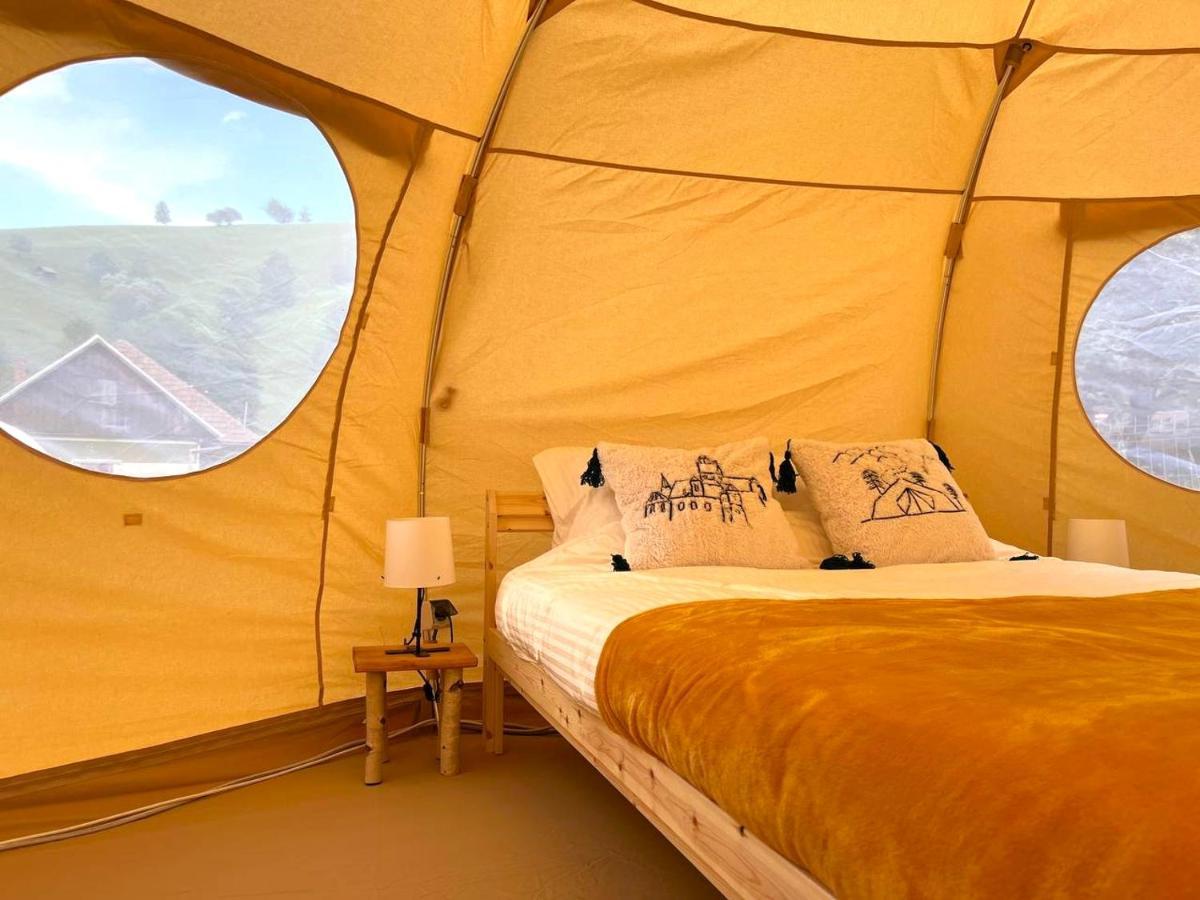 Flore's Garden Glamping Hotell Bran  Exteriör bild